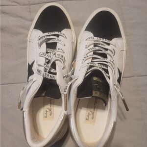 Vintage Havana- Size 8 - Black, Gold, and White